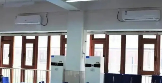 长沙一小学停课，家长建议装空调被拒