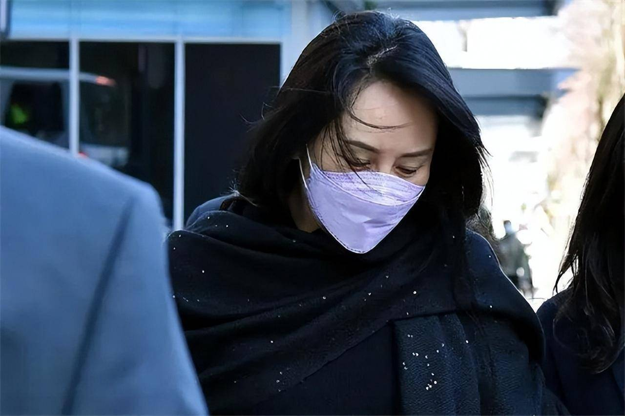 每日科技早报｜字节跳动估值或达3000亿美元引关注，中国版脑机接口手术正式开启